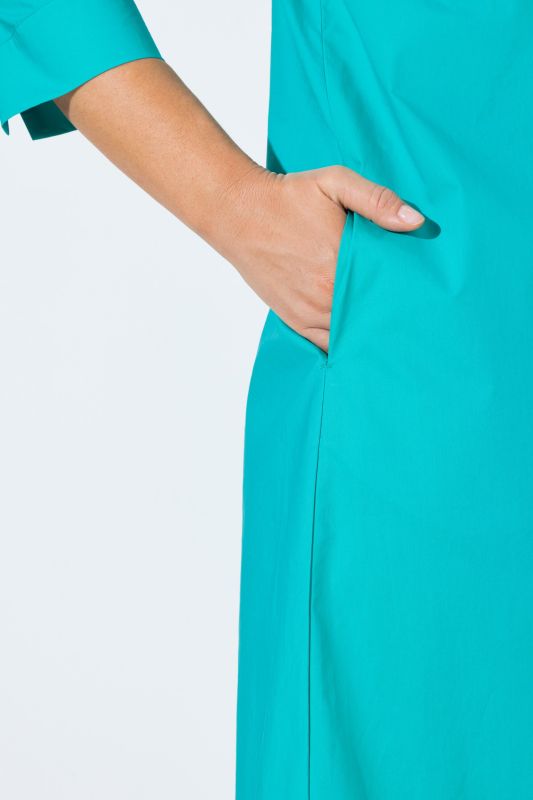 Рокля от памучна материя с яка