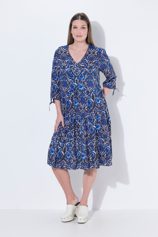 Рокля с принт на цветя и джобове