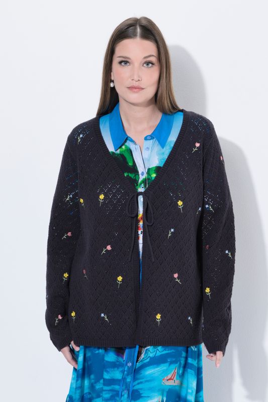 Жилетка с флорална бродерия