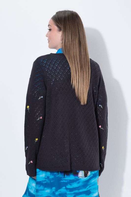 Жилетка с флорална бродерия