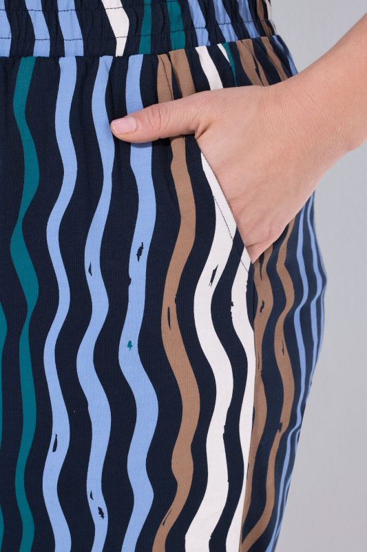 Панталон с широки крачоли и принт на вълни