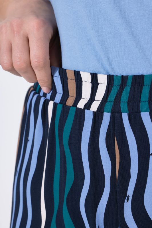 Панталон с широки крачоли и принт на вълни