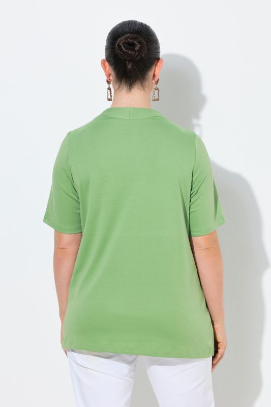 Тениска с декоративни бляскави камъчета