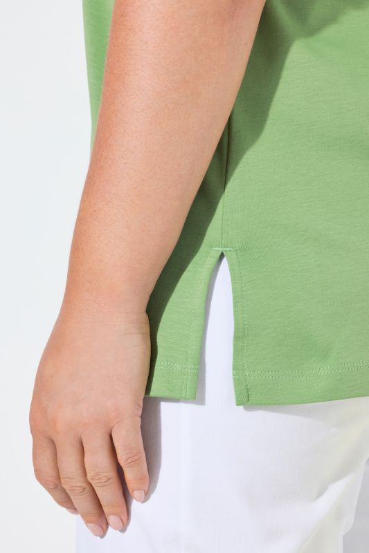 Тениска с декоративни бляскави камъчета