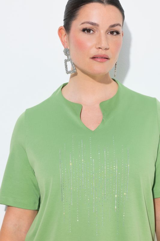 Тениска с декоративни бляскави камъчета