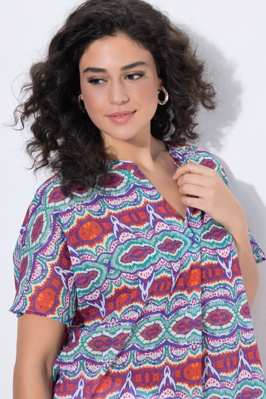 Блуза с принт и драперия на деколтето