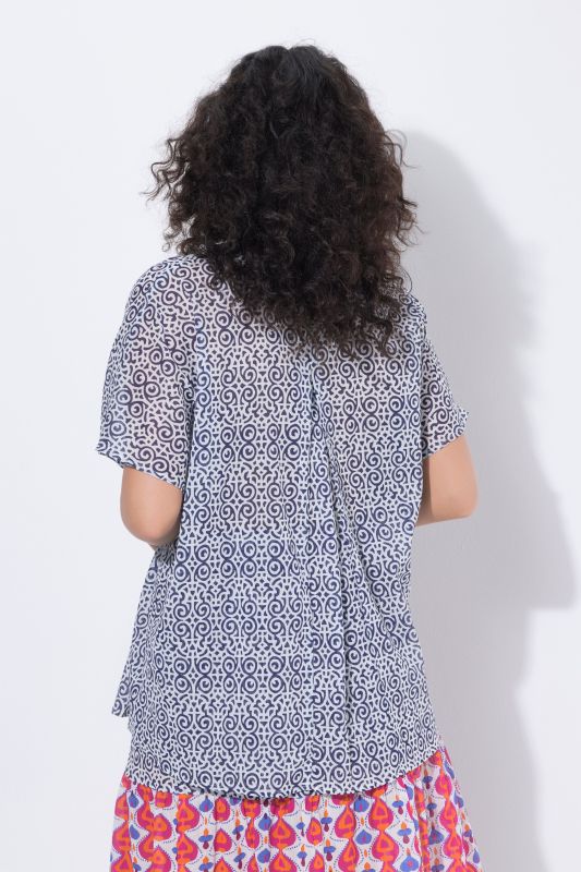 Блуза с принт и драперия на деколтето