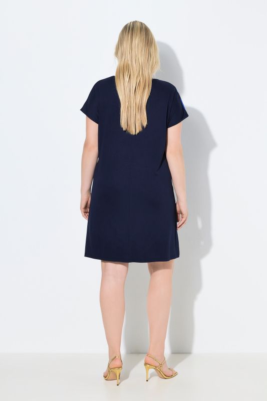 Рокля с шифон и абстрактен принт