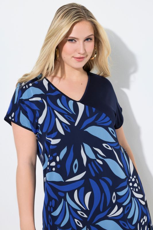 Рокля с шифон и абстрактен принт