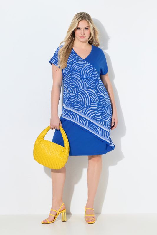 Рокля с шифон и принт на вълни