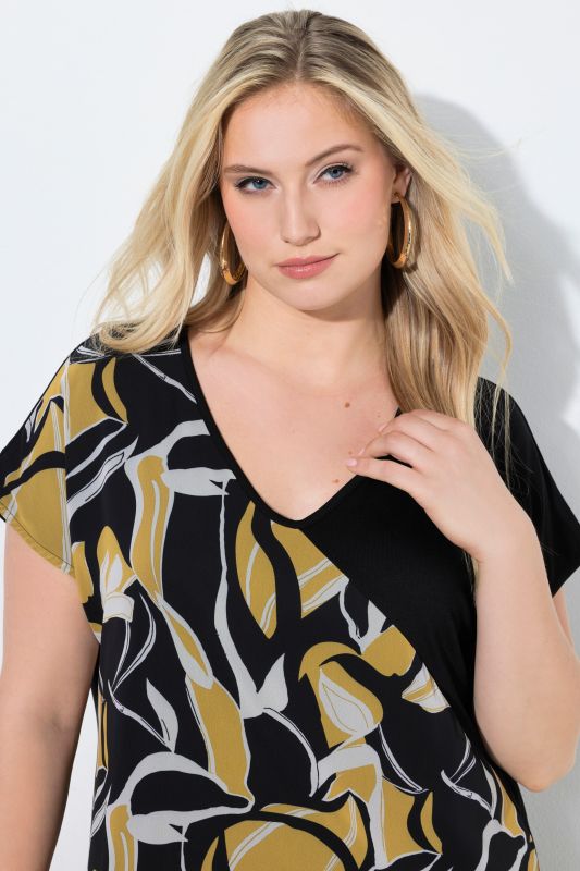 Рокля с шифон и принт на листа