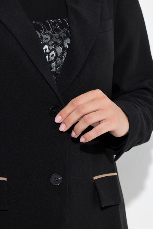 Goblet Collar Rosette Applique Tee