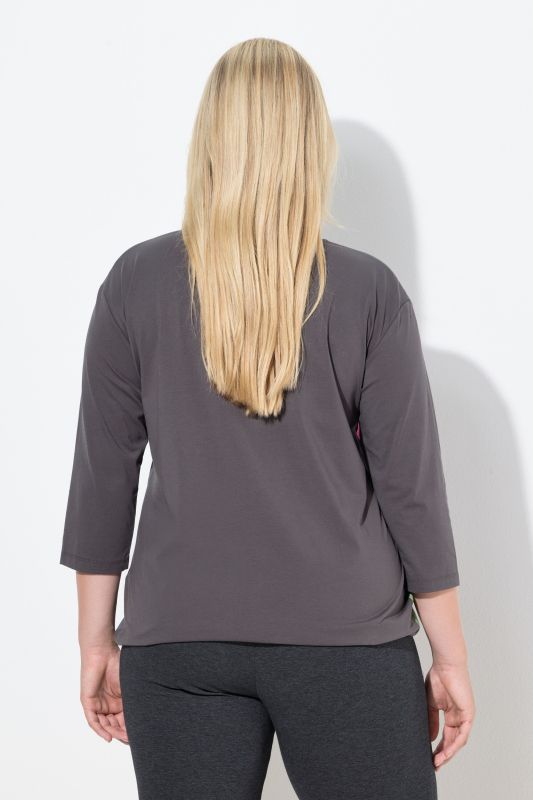 Goblet Collar Rosette Applique Tee