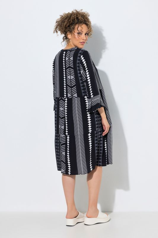Graphic Striped 3/4 Sleeve Dress
