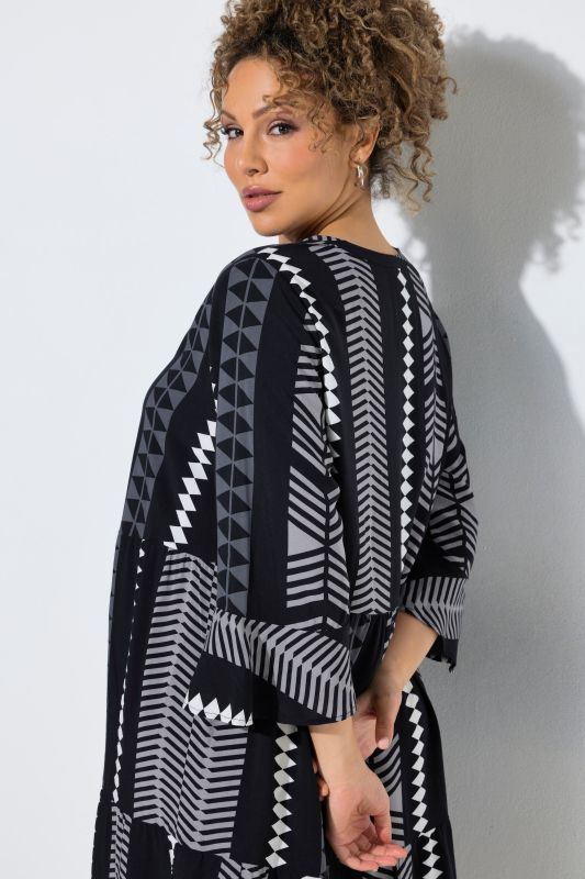 Graphic Striped 3/4 Sleeve Dress