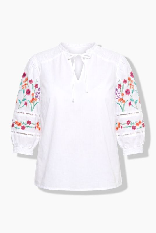 Блуза с флорална бродерия