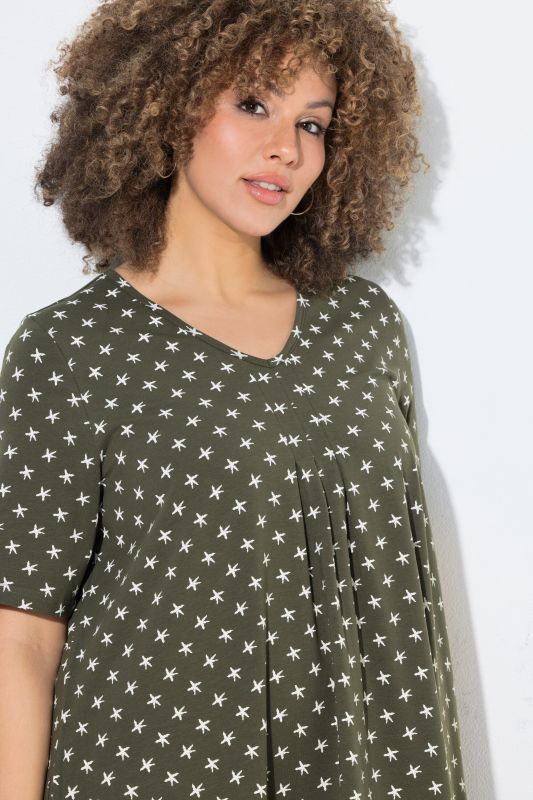 Star Print V-Neck Midi Dress