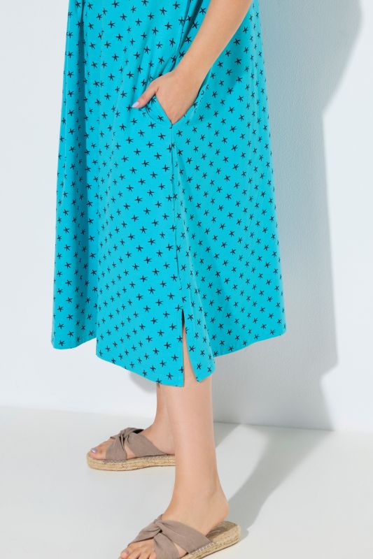 Star Print V-Neck Midi Dress