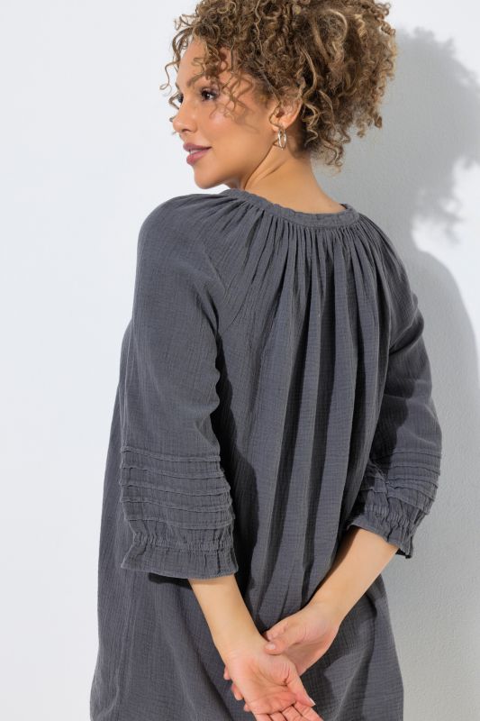 3/4 Sleeve V-Neck Muslin Tunic Blouse