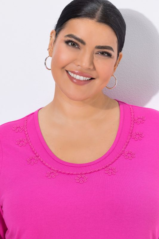 Embroidered 3/4 Sleeve Knit Tunic