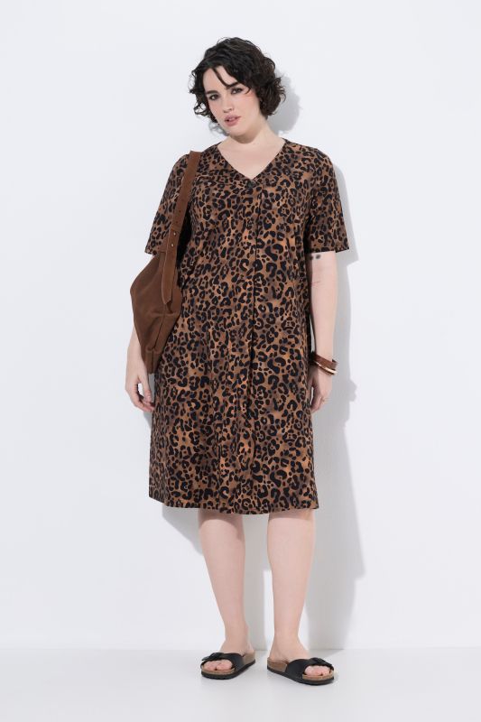 Allover Print Short Sleeve Pocket Dress