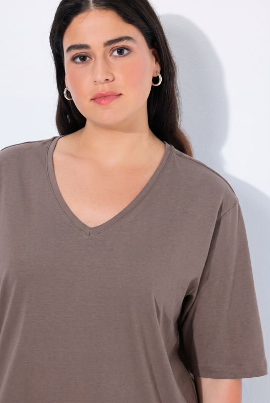 Basic V-Neck Relaxed Fit Short Sleeve Tee