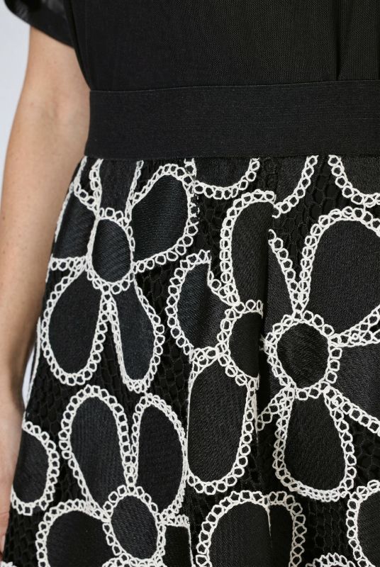 Floral Lace Elastic Waist Skirt