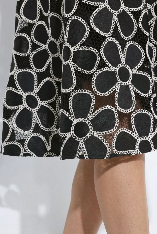 Floral Lace Elastic Waist Skirt
