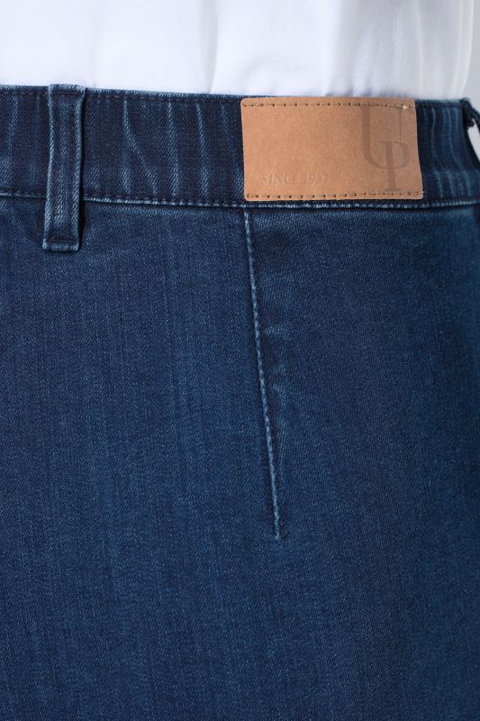Stretch-Fit Zip Pocket Mony Style Jeans