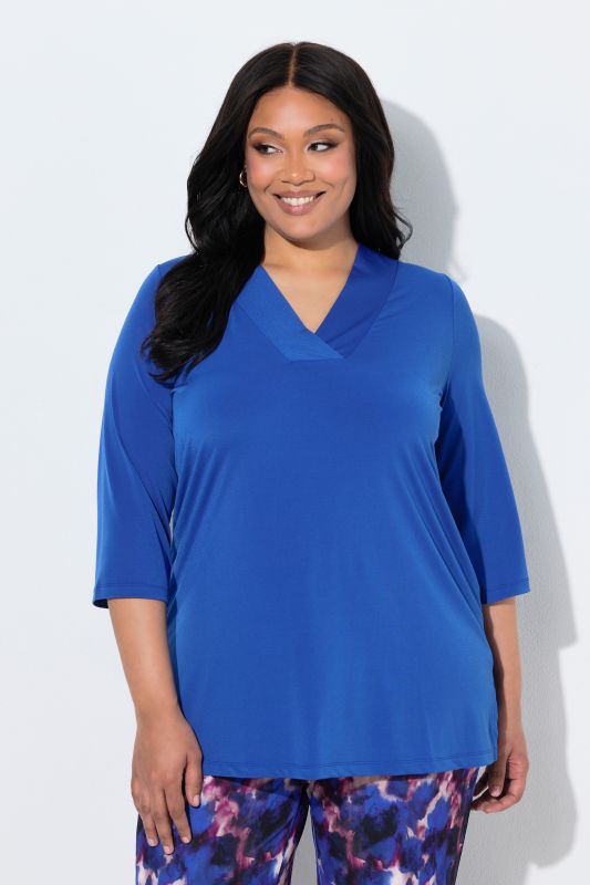Matte Jersey V-Neck Swing Vented Three Quarter Sleeve Tunic