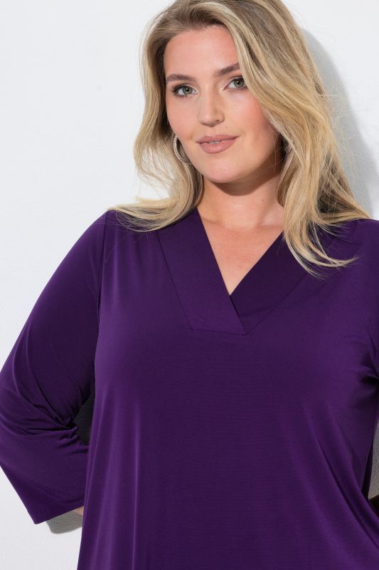 Matte Jersey V-Neck Swing Vented Three Quarter Sleeve Tunic