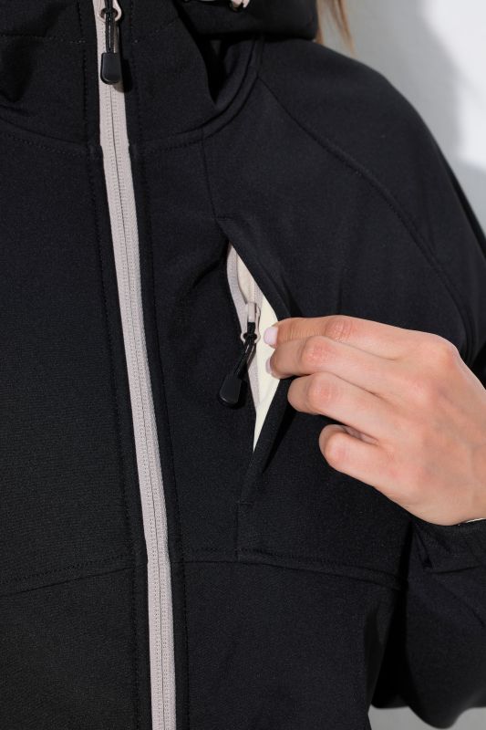 Softshell Contrast Color Jacket