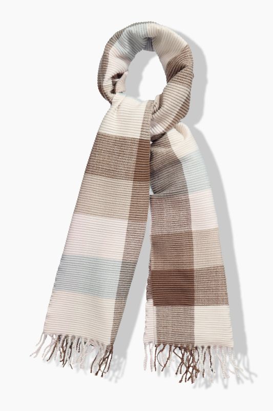 Pleated scarf