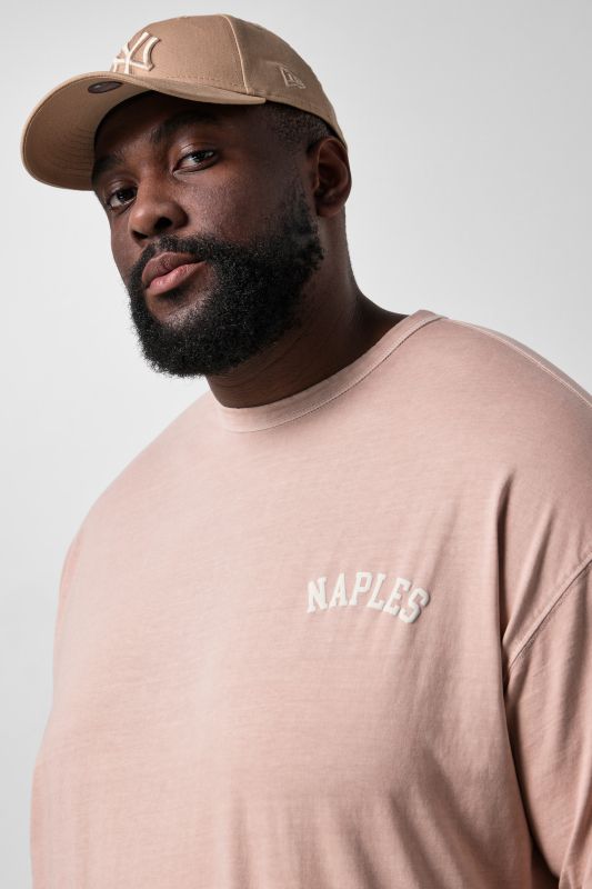 STHUGE T-shirt