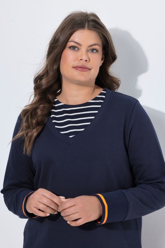 HARBOUR Back Graphic V-Neck Sweatshirt