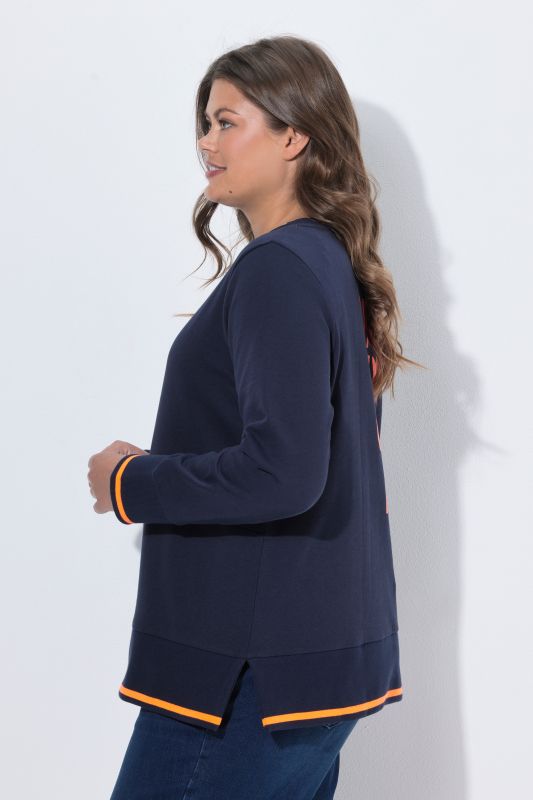 HARBOUR Back Graphic V-Neck Sweatshirt