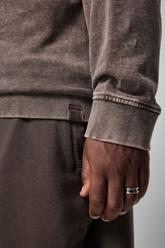 STHUGE sweatshirt