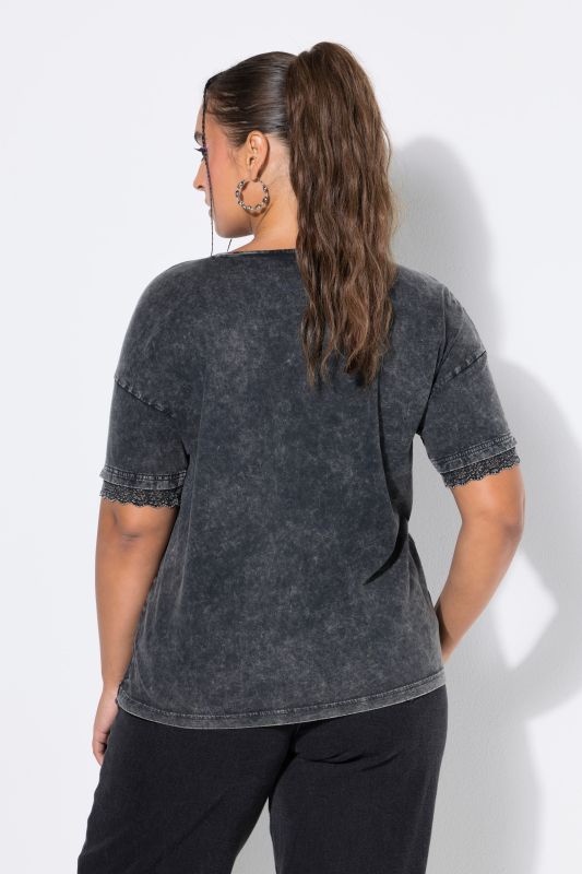 Тениска с дантелена кант 