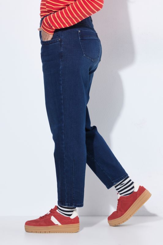 Tapered Leg Stretch Fit Mom Jeans