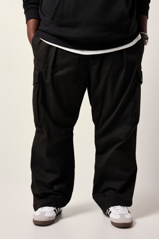 STHUGE cargo pants, stomach fit