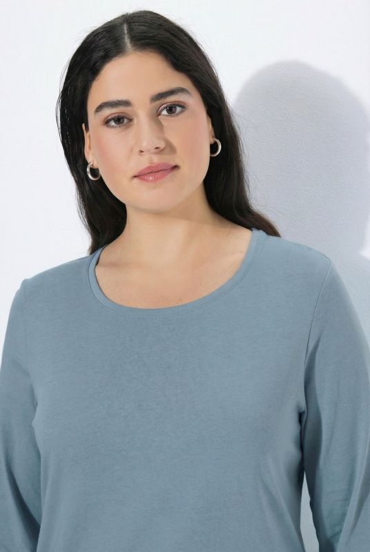 Basic Round Neck Long Sleeve Slim Fit Cotton Tee