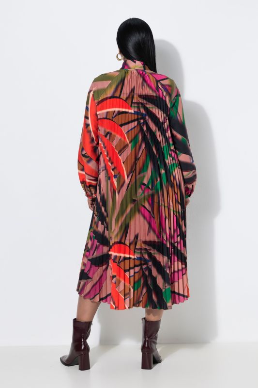 Allover Pleated Leaf Print Lavalliere Collar Dress