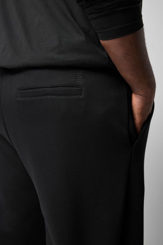 STHUGE sweatpants