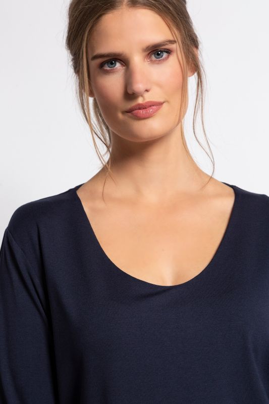Silky Stretch Rounded V-Neck Stretch Knit Top