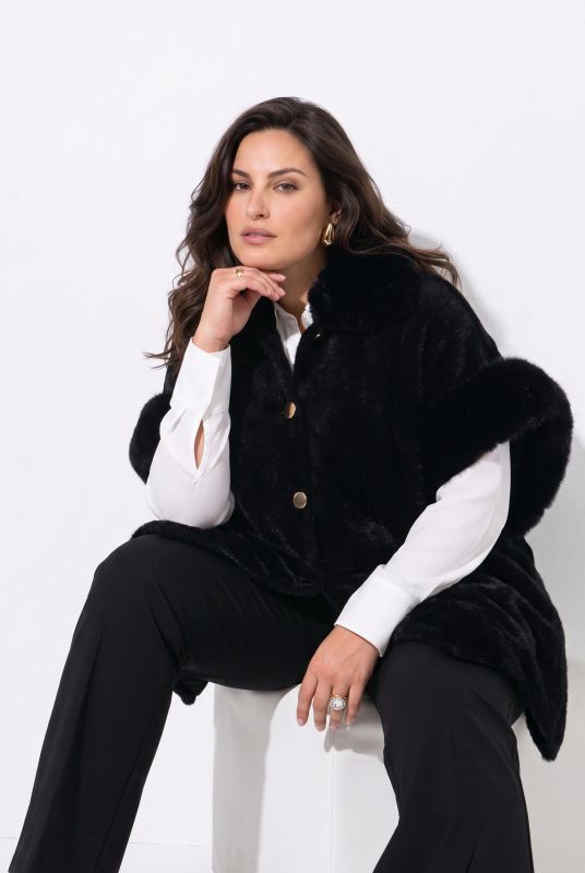 Faux Fur 3/4 Sleeve Cape
