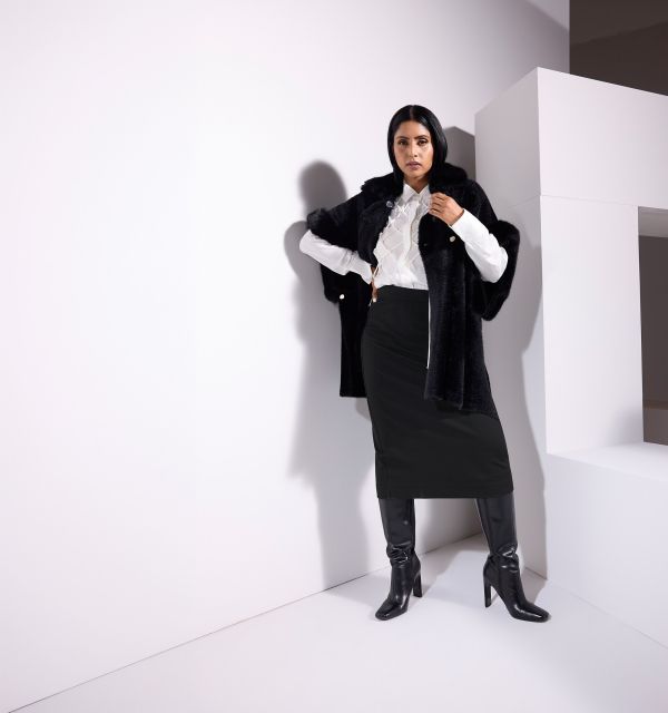 Faux Fur 3/4 Sleeve Cape