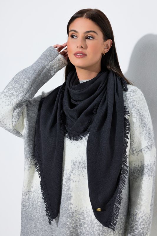 Triangle scarf