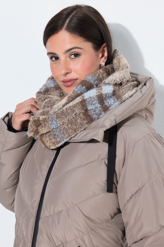 Bouclé scarf