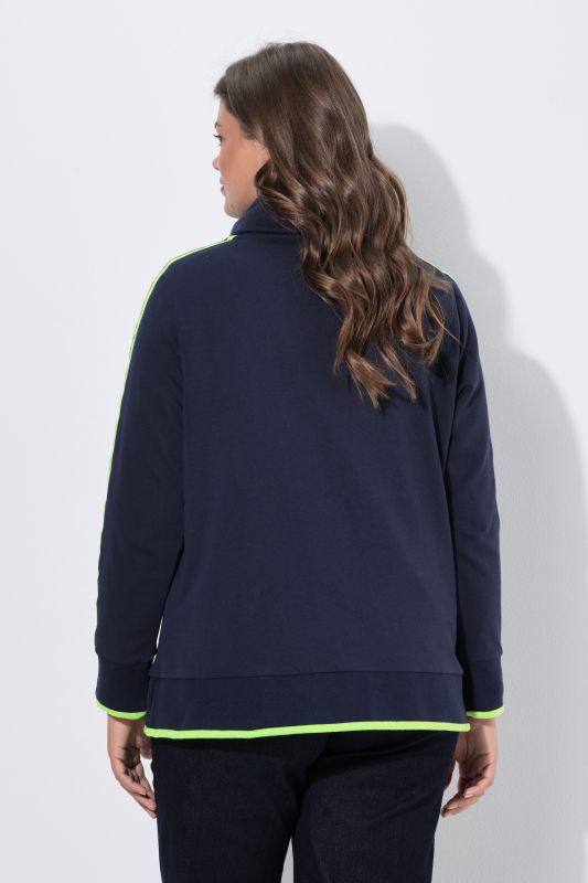 Sporty Mountain Motif Turtleneck Sweatshirt
