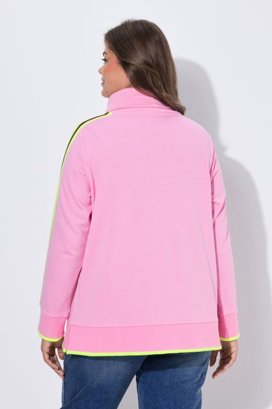 Sporty Mountain Motif Turtleneck Sweatshirt